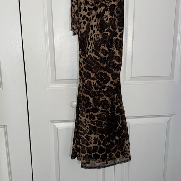 Leopard Print Halter Maxi Dress - Picture 5 of 6